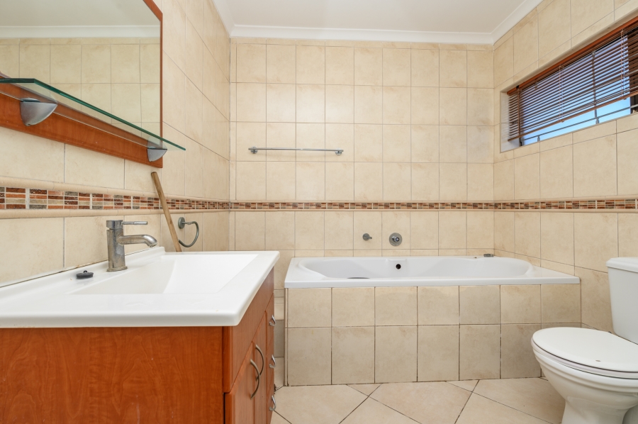 15 Bedroom Property for Sale in Summerstrand Eastern Cape